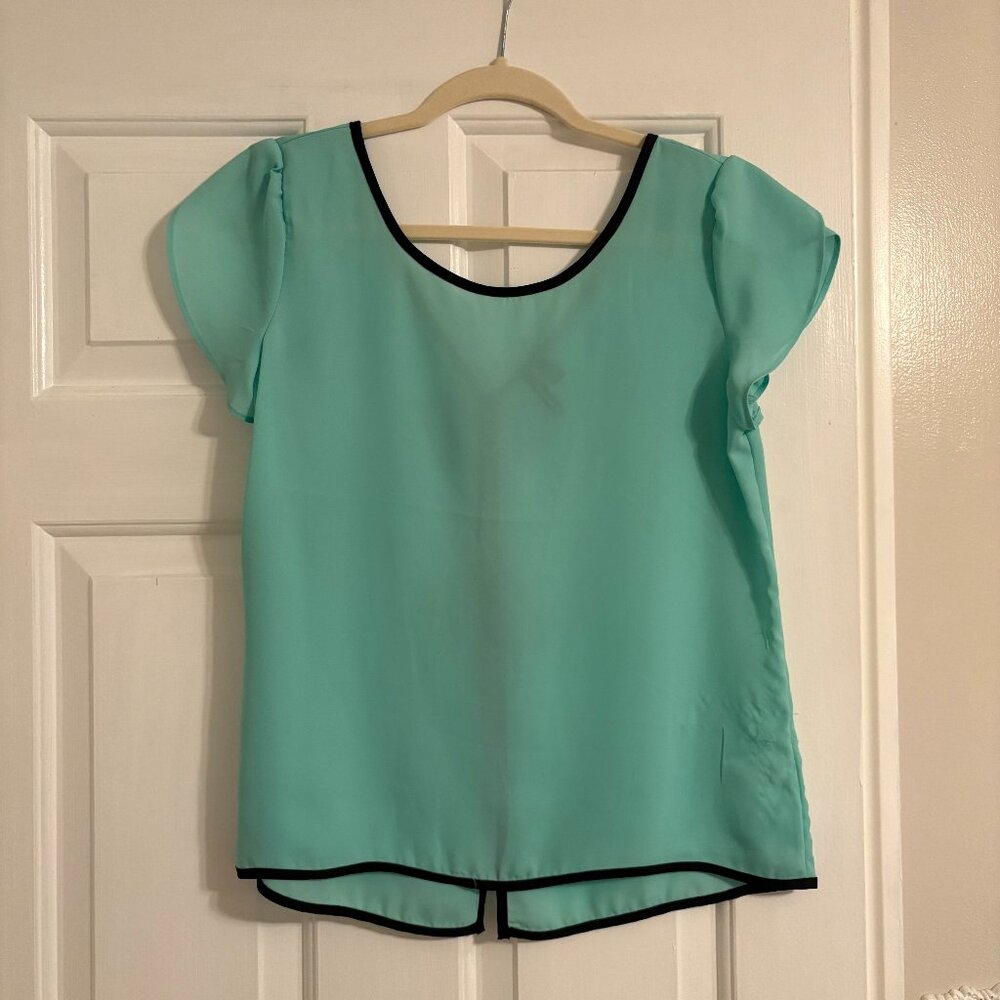 Heart Soul Green blouse Medium